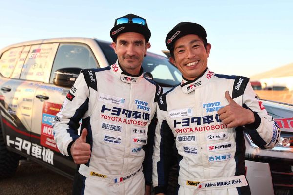 Land Cruiser Toyota Auto Body team