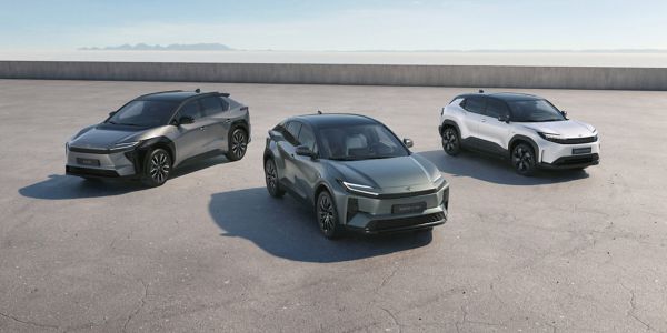 De Toyota bZ4X, C-HR+ en Urban Cruiser op een rij